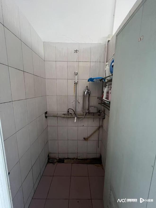 住20人区教育局曾称将改善住宿环境尊龙凯时app佛山顺德区一中学宿舍(图5)